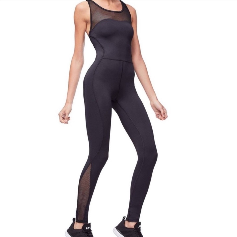 🔹 Good American Mixed Mesh Training Jumpsuit